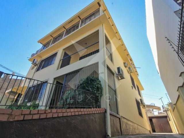 Casa com 7 quartos à venda na Rua Monte Arraes, 230, Nonoai, Porto Alegre por R$ 880.000