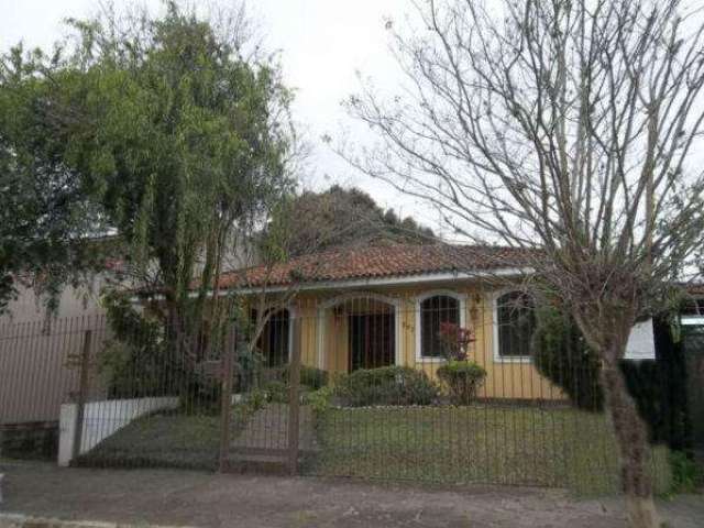 Casa com 5 quartos à venda na Rua Gustavo Schmidt, 297, Três Figueiras, Porto Alegre por R$ 2.340.000