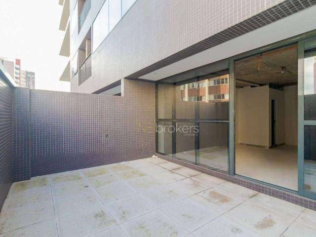 SALA COM 44m² + TERRAÇO PRIVATIVO!