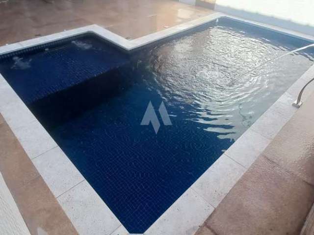 Casa Térrea com 2 dormitórios com suíte e Piscina Aquecida!