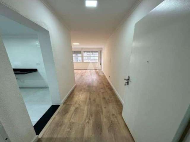 Apartamento de 1 Dormitório com 55m²,100% Reformado,  na Quadra da Praia e com Vista Lateral para o Mar no bairro da Pompéia