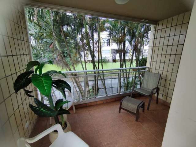 Apartamento Espaçoso na Praia da Enseada com lazer completo!