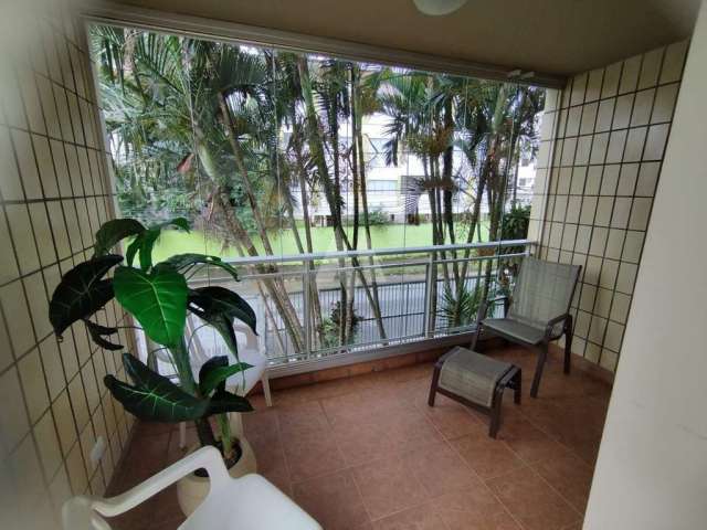 Apartamento Espaçoso na Praia da Enseada com lazer completo!