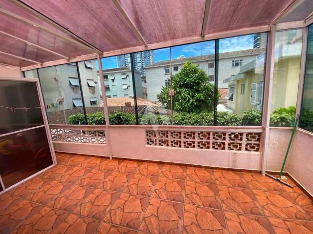 Casa geminada com 4 dormitórios, 2 vagas - Aparecida /Santos