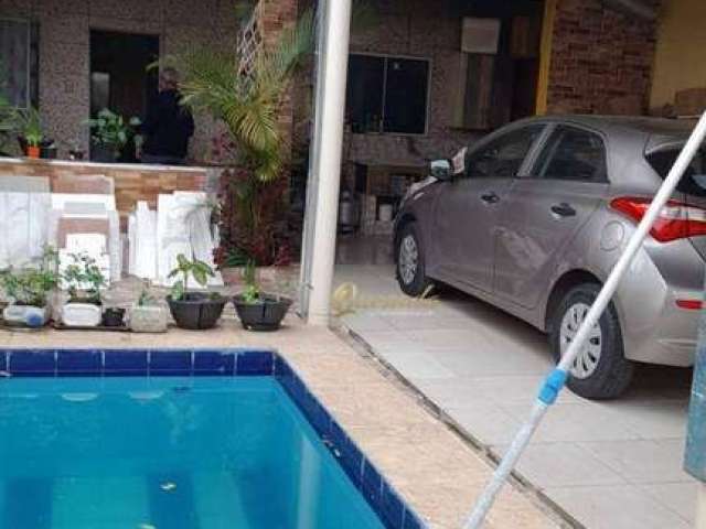 Sobrado, à venda, 2 suítes, piscina, quintal, área gourmet, Jardim Sabiás em Indaiatuba.