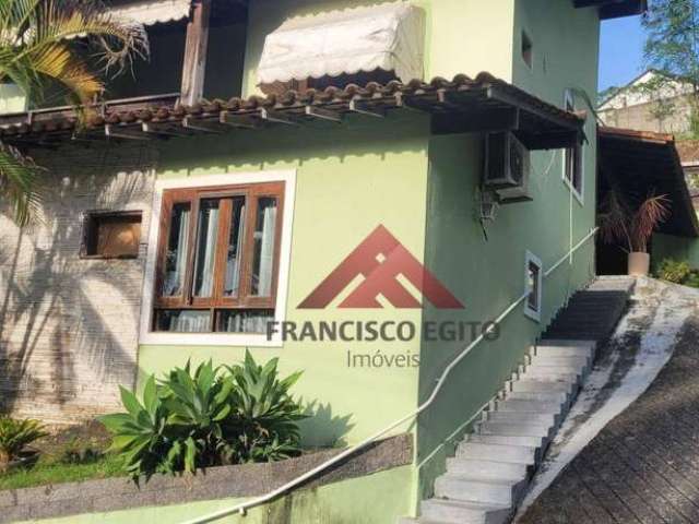 Casa com 4 quartos  à venda, 361m por 730.000 - Sape - Niterói - RJ