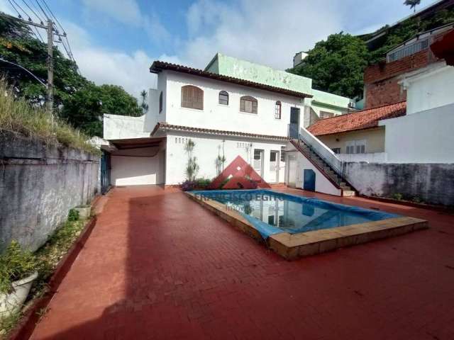 Casa com 4 quartos para alugar, 170 m por R$7.000 mês - São Francisco - Niterói - RJ