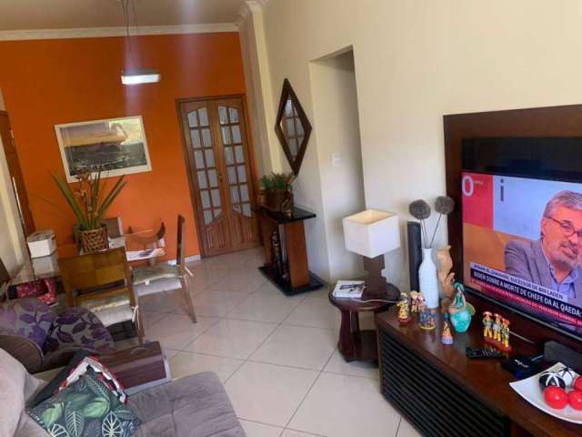 Apartamento com 03 dormitórios.