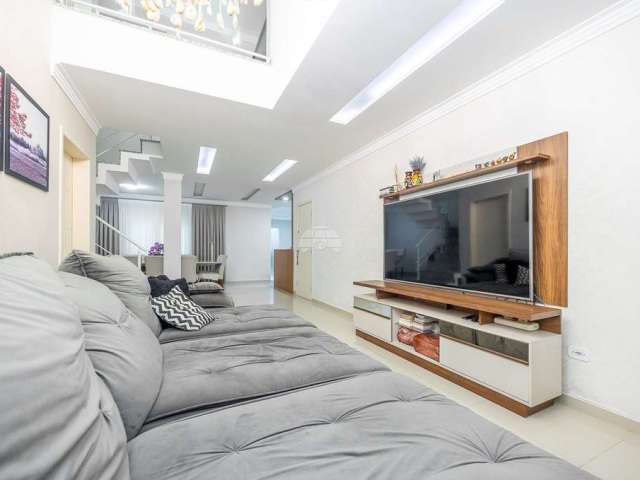Casa com 4 quartos à venda na Rua Apucarana, 385, Cruzeiro, São José dos Pinhais, 230 m2 por R$ 900.000