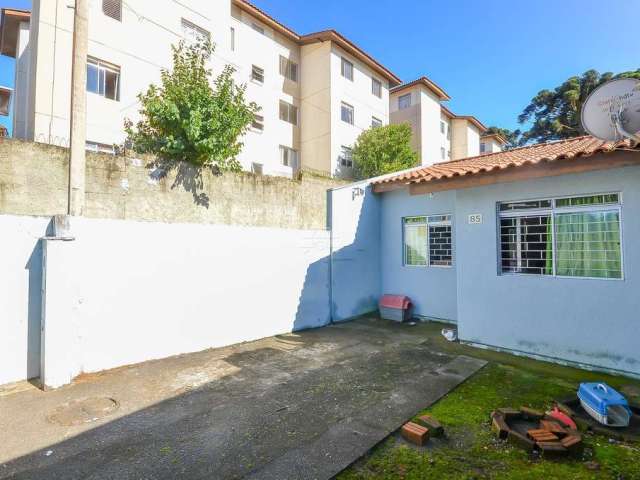 Casa em condomínio fechado com 2 quartos à venda na Rua Estêvão Manika, 1531, Santa Cândida, Curitiba, 42 m2 por R$ 180.000