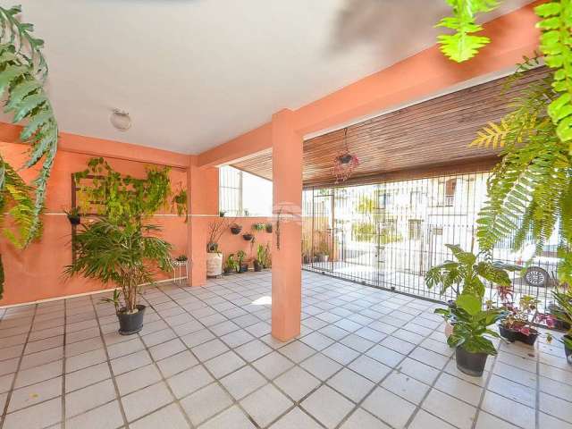 Casa com 3 quartos à venda na Rua Estefano Betezek, 118, Pinheirinho, Curitiba, 140 m2 por R$ 490.000