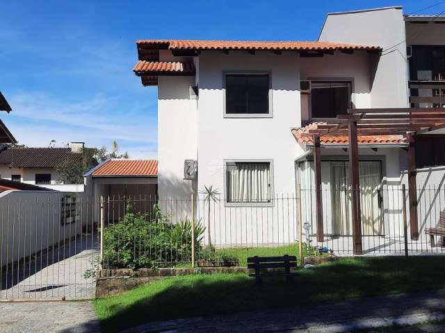 Casa em condomínio fechado com 3 quartos à venda na Rua das Hortências, 181, São Marcos, Joinville, 185 m2 por R$ 970.000