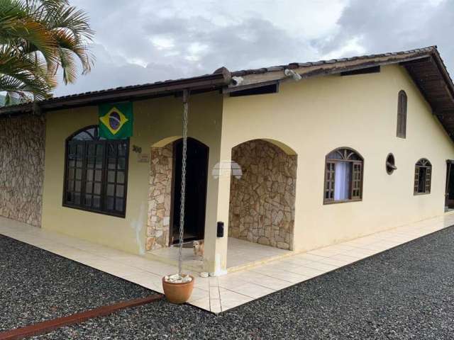 Casa com 3 quartos à venda na Rua Itajubá, 300, Bom Retiro, Joinville, 234 m2 por R$ 895.000