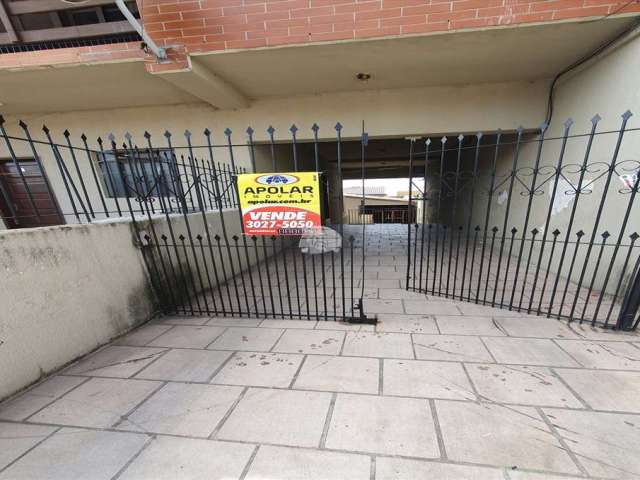 Casa com 8 quartos à venda na Rua Vereador Miguel Costacurta, 312, Maracanã, Colombo, 300 m2 por R$ 580.000