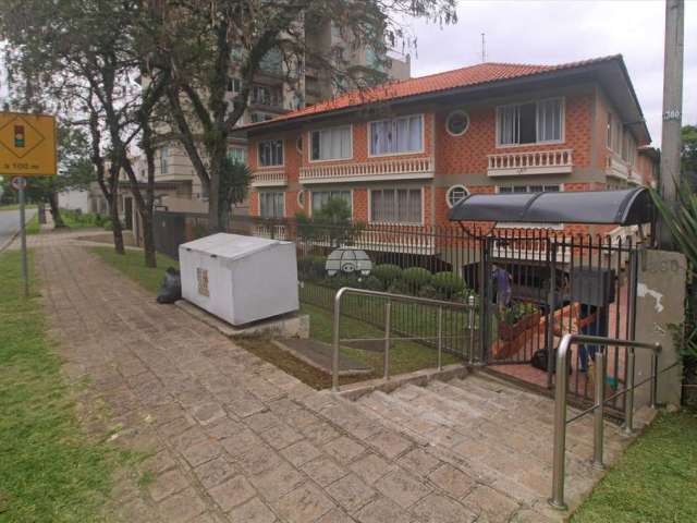 Apartamento com 3 quartos para alugar na Avenida Nossa Senhora da Luz, 360, Bacacheri, Curitiba, 135 m2 por R$ 1.600