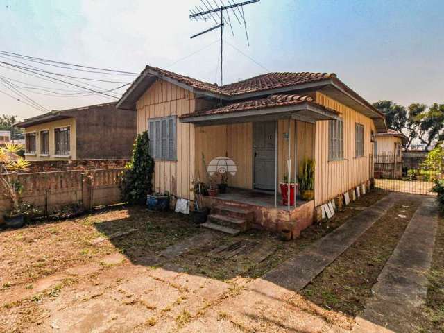 Casa com 3 quartos para alugar na Rua Antônio Celli, 43, Água Verde, Curitiba, 80 m2 por R$ 1.800