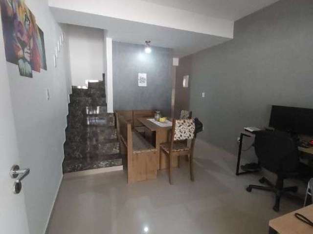 Sobrado com 2 dormitórios à venda, 90 m² por R$ 280.000,00 - Jardim São João - Jandira/SP