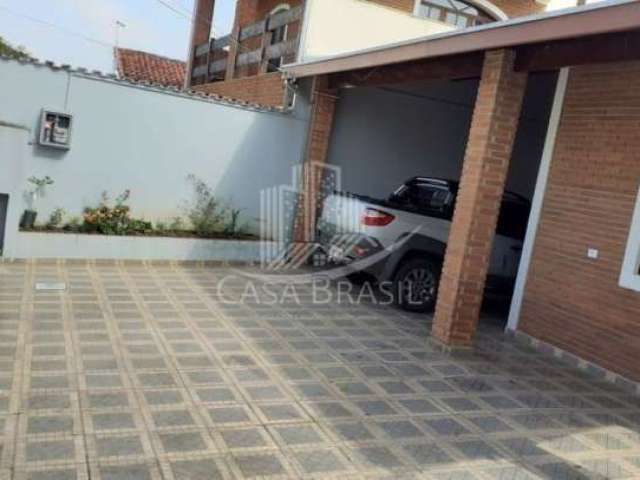 Casa térrea com edicula no Vila Tesouro , São José dos Campos