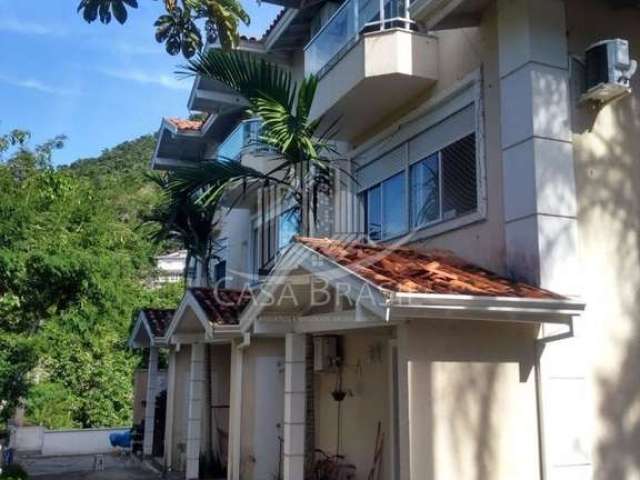 Sobrado Triplex em São Sebastião - Praia das Cigarras