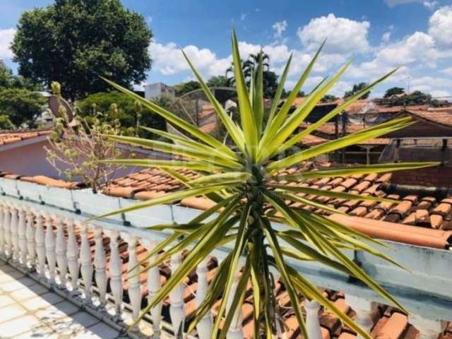 Venda- Linda Casa com Edícula Assobradada no Vista Verde- Aceita Financiamento