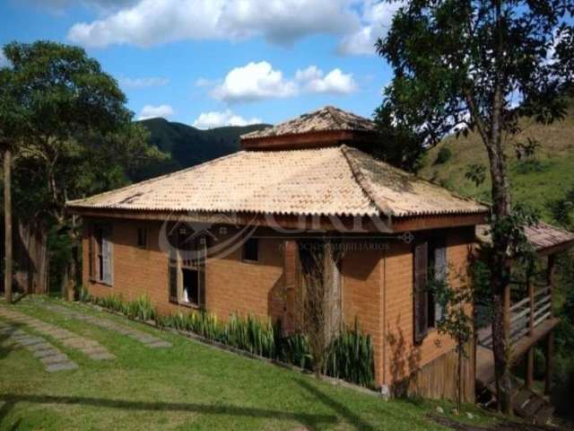 Venda- Casa Térrea 3dorm. sendo 1 suíte, deck, mezanino no Bairro dos Souza- Monteiro Lobato- Aceita permuta