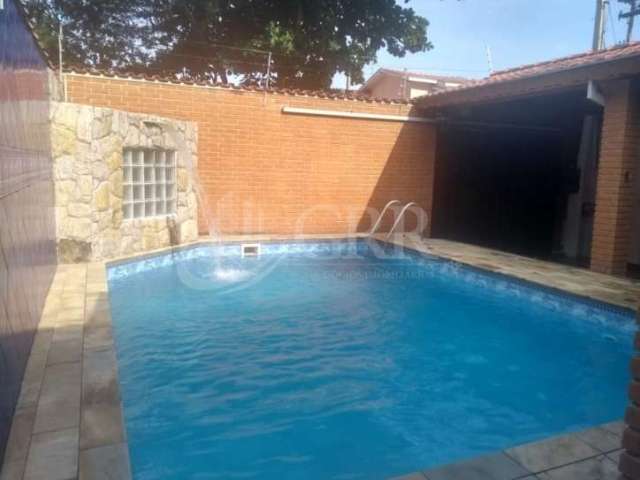 Casa 3 dormitórios, piscina, fogão e forno a lenha no Vila Industrial- Região leste de São José dos Campos