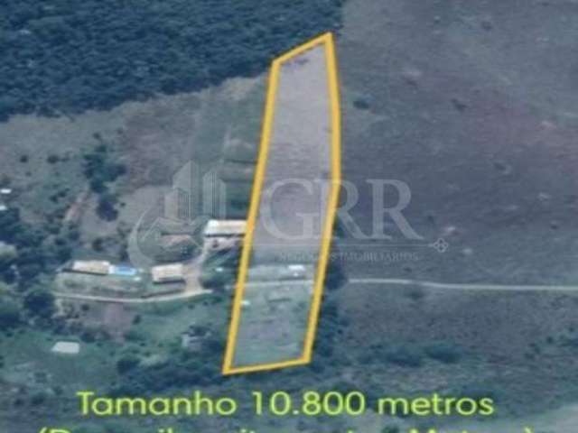 Terreno 10.800m² Com 3 casas simples - Parateí do Meio- Jacareí-SP