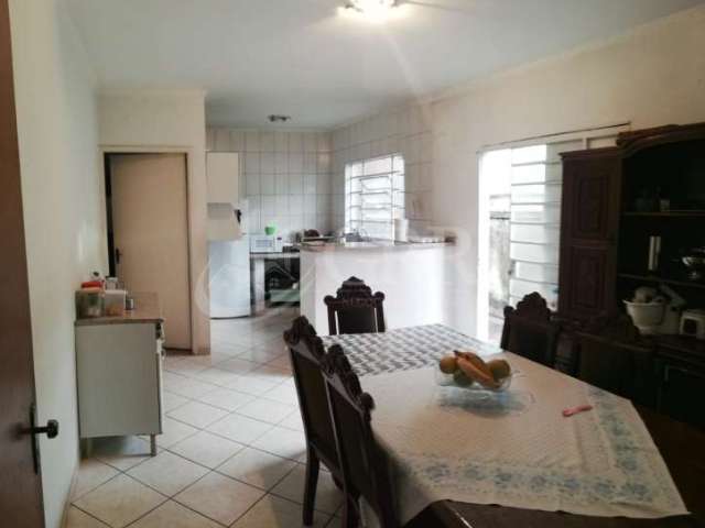 Casa Térrea 3 dormitórios- 1 suíte- com edícula no Vila Betânia- Região Central de São José dos Campos