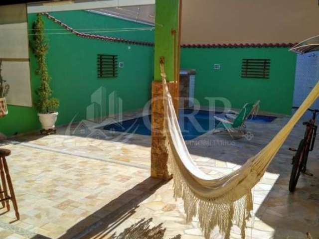 Casa com 3 dormitórios, piscina e churrasqueira no bairro Cidade Jardim - Jacareí