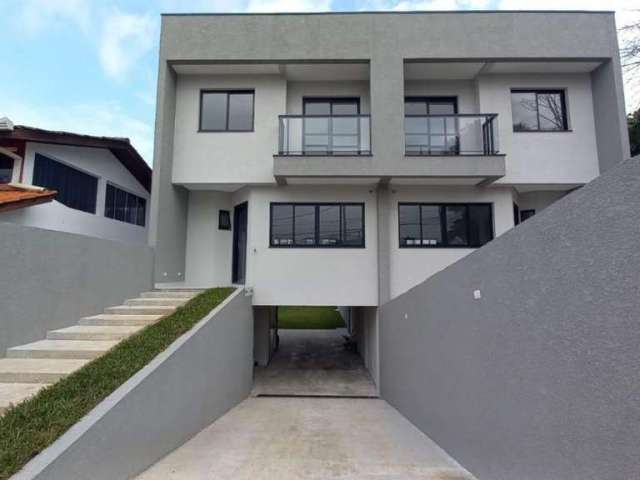 Sobrado Residencial com 3 quartos e uma suíte e 4 vagas de garagem  para Venda no Boa Vista Curitiba - PR