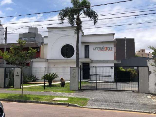 Espaço Comercial pe-direito duplo Com 215, 18 m² e estudo para abertura de porta ou vitrine na fachada frontal e Jardim Privado  - Juvevê, Curitiba R$ 6.500,00