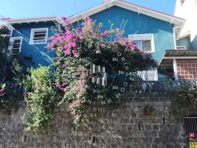 Casa com 2 pisos a venda no centro de florianópolis