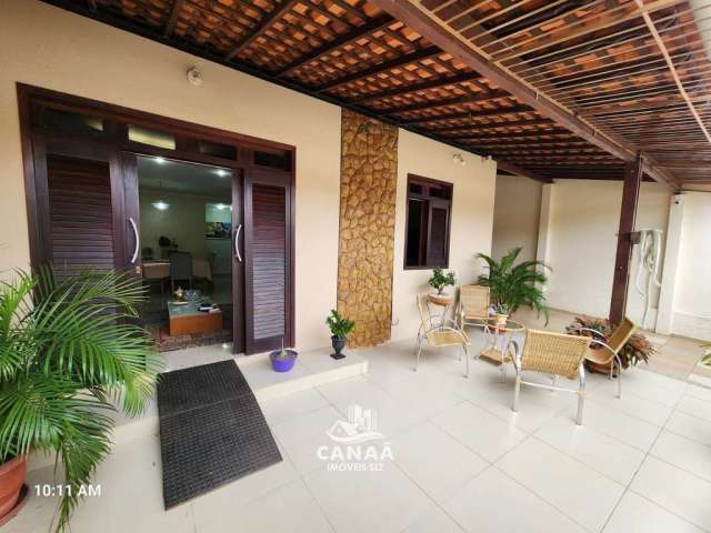 Vende-se excelente Casa no Residencial Pinheiros - 2 Suítes - Sala de Tv ou 3º quarto - Piso no Por