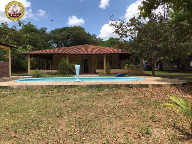 Chácara à Venda em Cruzeiro de Santa Bárbara - Casa com 3 quartos - Piscina