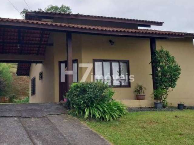 Casa com 1 suíte + 2 quartos à Venda, Boa Vista - Joinville
