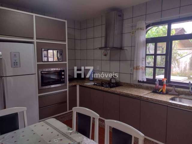 Casa com 1 suíte + 2 quartos, Vila Nova - Joinville