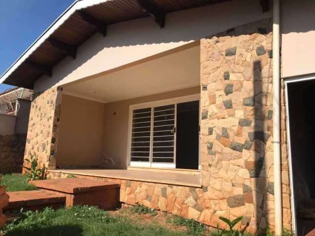 Casa com 3 quartos para alugar na Cidade Jardim, Piracicaba , 160 m2 por R$ 2.700