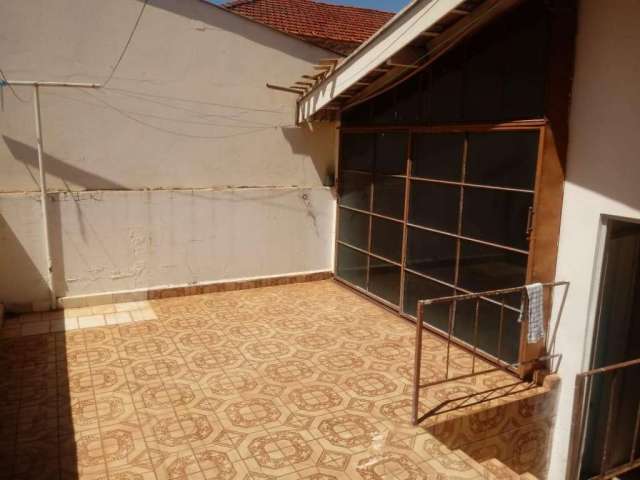 Casa com 2 quartos à venda na Vila Independência, Piracicaba , 150 m2 por R$ 320.000