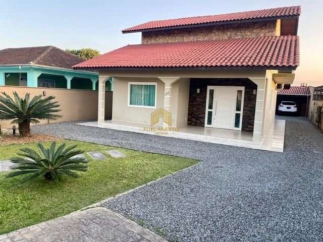 Casa com 3 quartos à venda na João de Souza Mello e Alvim, 73, Vila Cubatão, Joinville por R$ 579.900