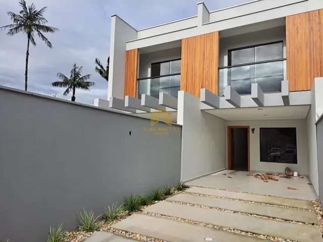 Casa com 3 quartos à venda na Rua Japão, 50, Boa Vista, Joinville por R$ 464.900