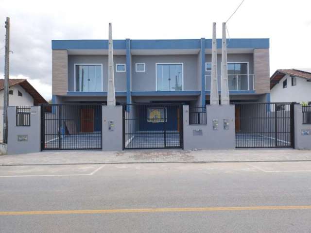 Casa com 2 quartos à venda na General Góes Monteiro, 208, Boa Vista, Joinville por R$ 675.000