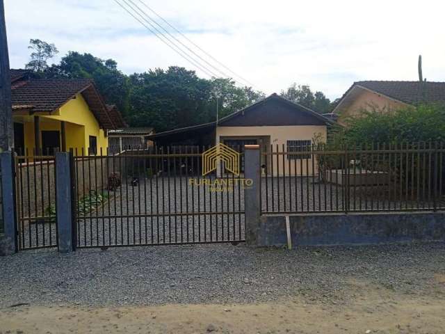 Casa com 3 quartos à venda na Rua Laura Corrêa da Silva, 200, Morro do Meio, Joinville por R$ 290.000