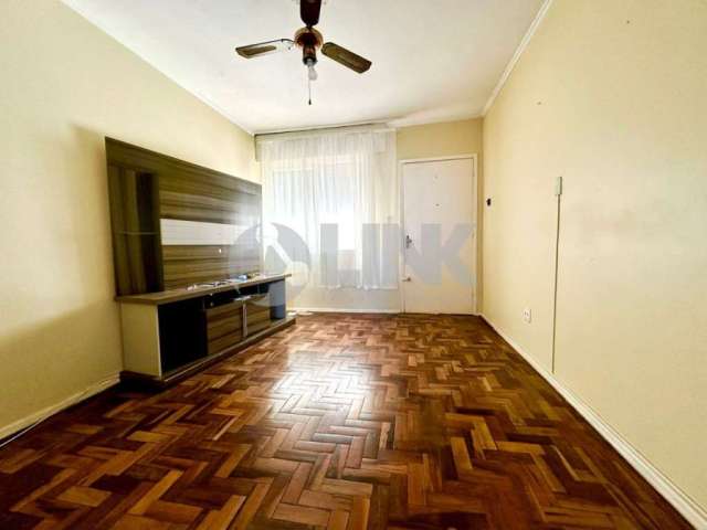 Apartamento 2 dormitórios com 1 vaga de garagem à venda no bairro Vila Ipiranga em Porto Alegre próximo do Shopping Iguatemi e Parque Germânia