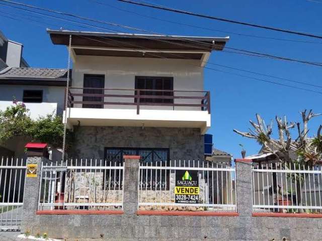 Casa para Venda em Joinville, Costa e Silva, 5 dormitórios, 3 suítes, 3 banheiros, 3 vagas