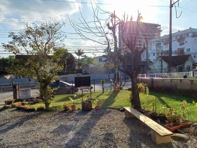 Casa para Venda em Joinville, Anita Garibaldi, 4 dormitórios, 2 banheiros, 2 vagas