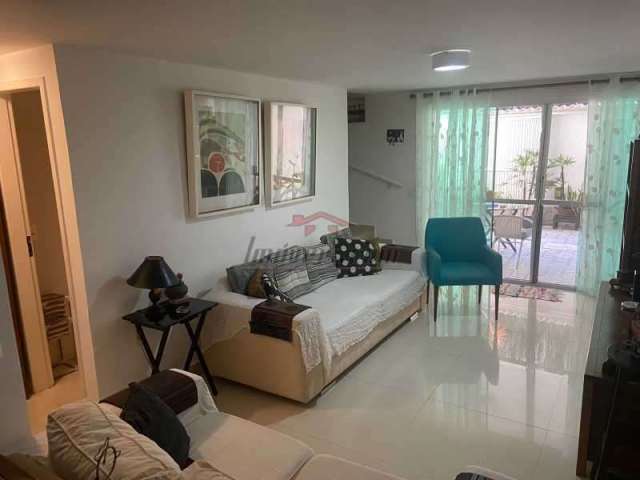 Casa em condomínio fechado com 3 quartos à venda na Estrada do Rio Morto, 720, Vargem Grande, Rio de Janeiro, 202 m2 por R$ 449.000