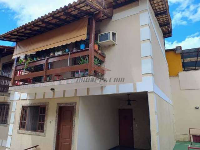 Casa em condomínio fechado com 3 quartos à venda na Rua Renato Meira Lima, 239, Tanque, Rio de Janeiro, 100 m2 por R$ 450.000