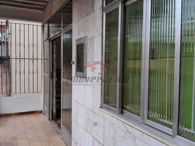 Casa com 2 quartos à venda na Rua Capitão Menezes, 500, Praça Seca, Rio de Janeiro, 201 m2 por R$ 320.000