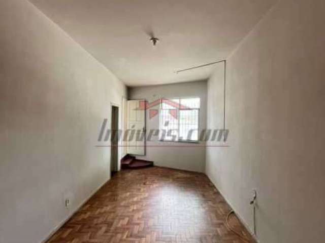 Apartamento com 2 quartos à venda na Estrada do Cafundá, 61, Tanque, Rio de Janeiro, 63 m2 por R$ 155.000