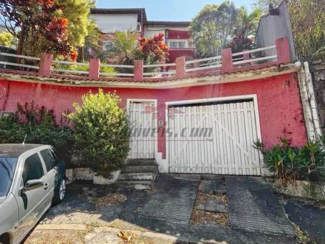 Casa em condomínio fechado com 3 quartos à venda na Rua Professora Carmelita Martins, 180, Praça Seca, Rio de Janeiro, 466 m2 por R$ 500.000